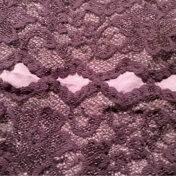 Long dress never worn. - Picture 3 of 5